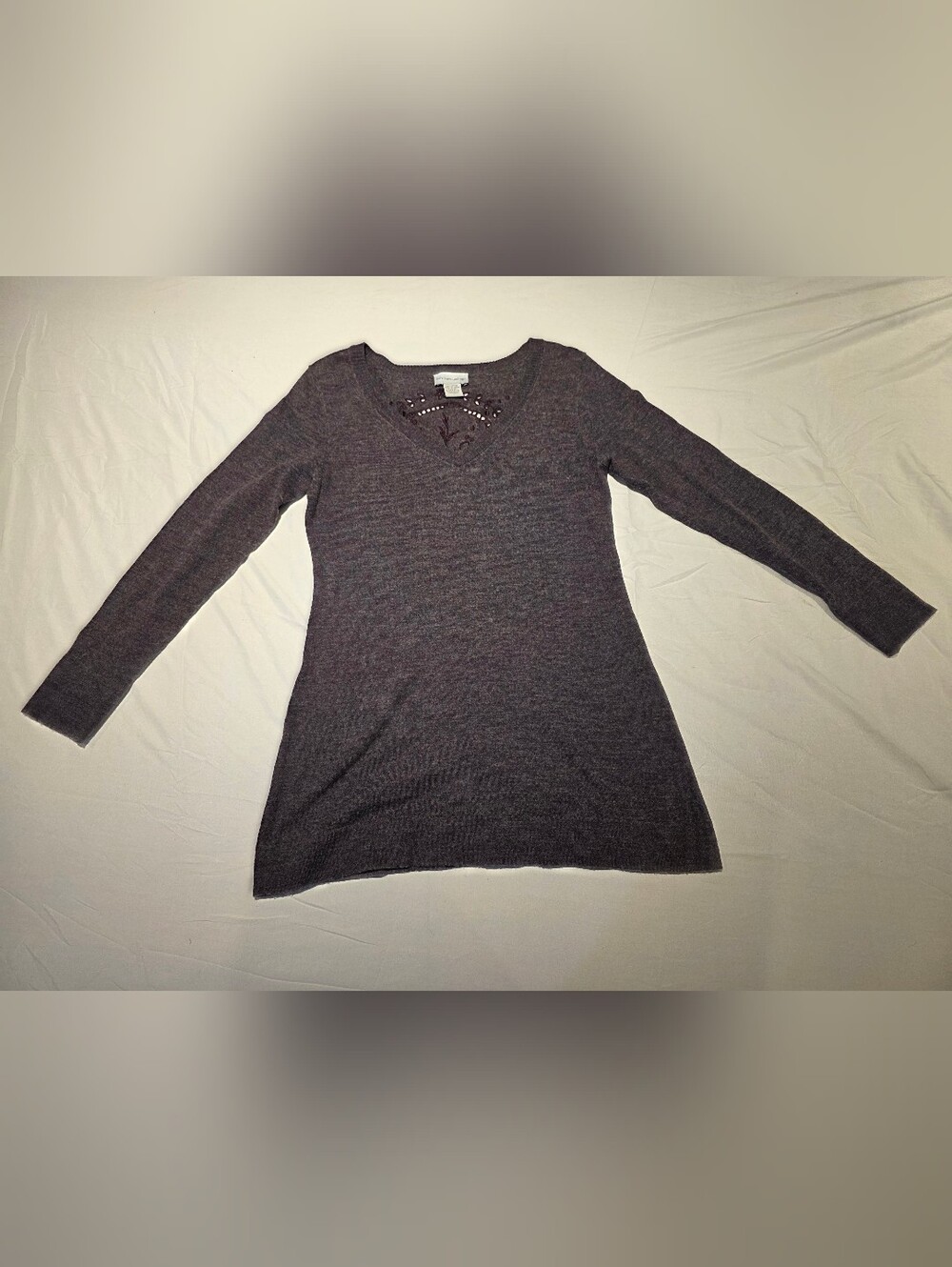 Soft Surroundings V Neck Sweater Cutout Back Detail Sz Small Soft Purple Floral